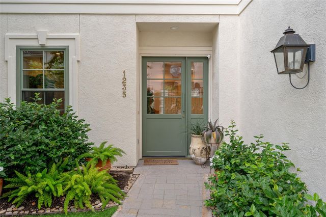 1235 Wynden Oaks Garden Drive, Houston, TX 77056