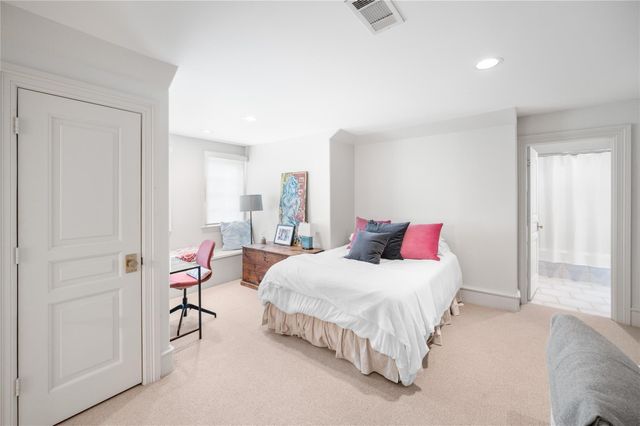 1235 Wynden Oaks Garden Drive, Houston, TX 77056