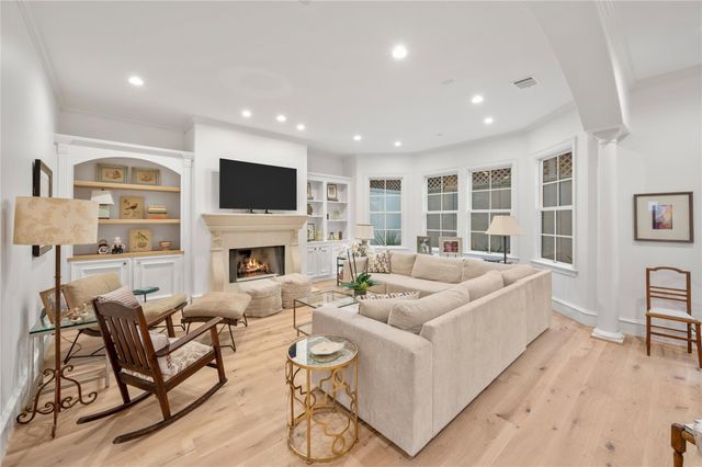 1235 Wynden Oaks Garden Drive, Houston, TX 77056