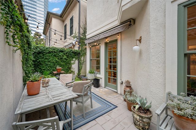 1235 Wynden Oaks Garden Drive, Houston, TX 77056
