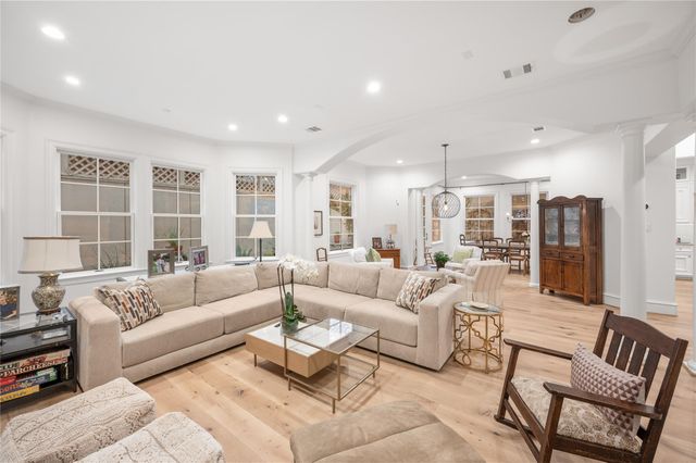 1235 Wynden Oaks Garden Drive, Houston, TX 77056