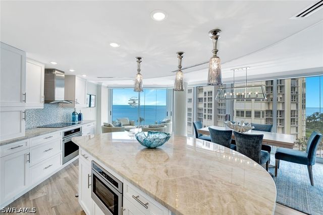 4041 Gulf Shore BLVD N 703, Naples, FL 34103