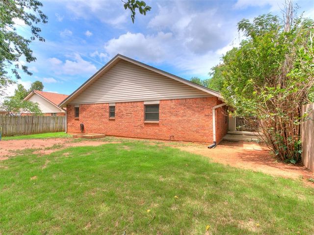 8908 N McMillan Avenue, Oklahoma City, OK 73132