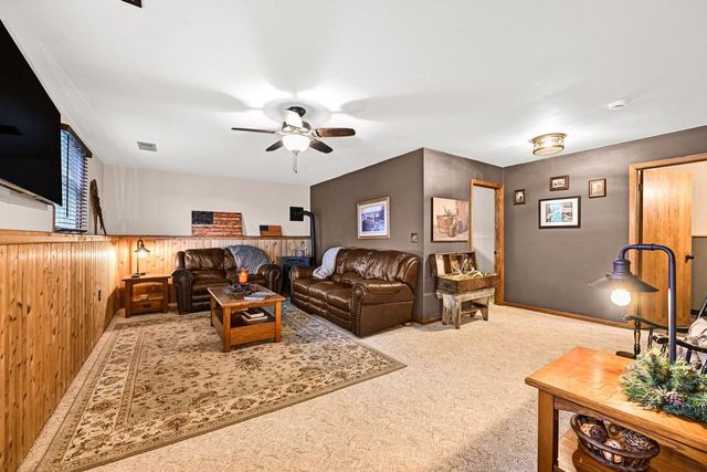 28941 Golden CIRCLE, Waterford, WI 53185
