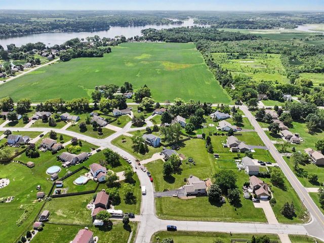 28941 Golden CIRCLE, Waterford, WI 53185