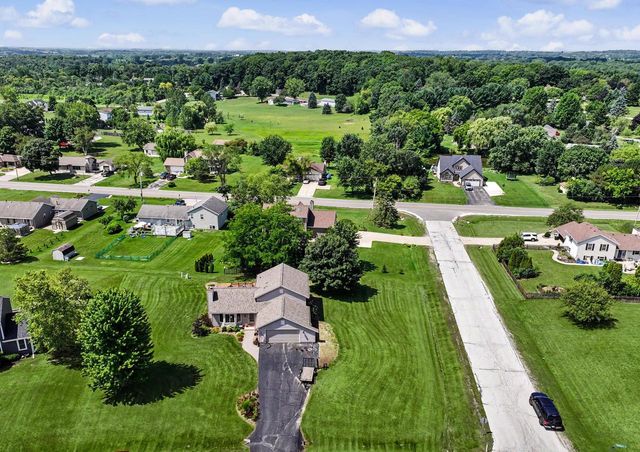 28941 Golden CIRCLE, Waterford, WI 53185