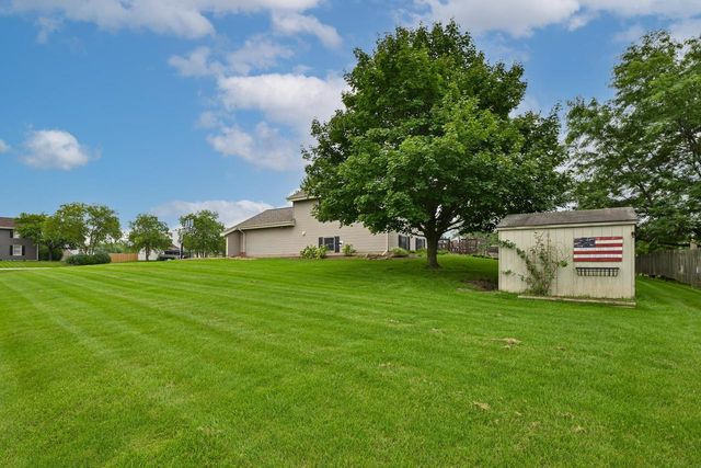 28941 Golden CIRCLE, Waterford, WI 53185