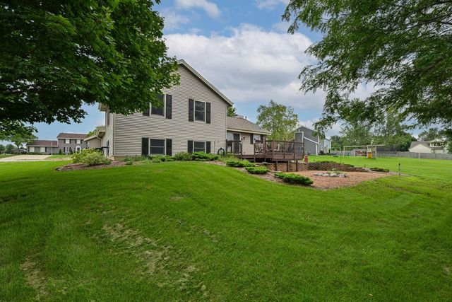 28941 Golden CIRCLE, Waterford, WI 53185