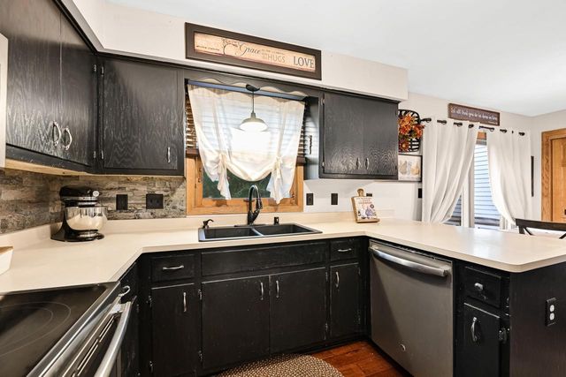 28941 Golden CIRCLE, Waterford, WI 53185