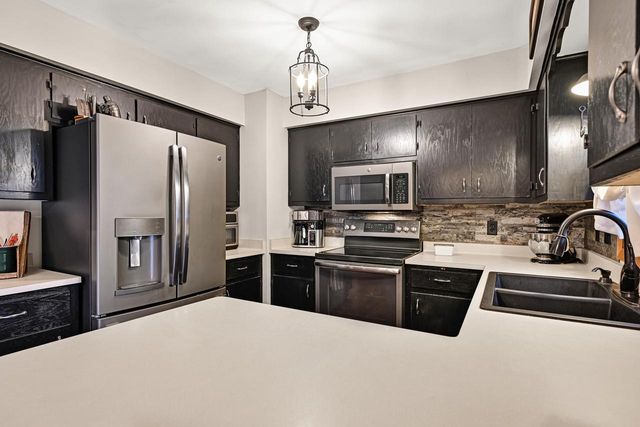 28941 Golden CIRCLE, Waterford, WI 53185
