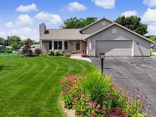 28941 Golden CIRCLE, Waterford, WI 53185