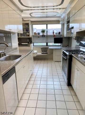 112 Beverly Hill Ter E, Woodbridge Twp., NJ 07095
