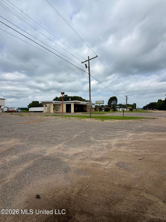 10027 Us-51, Coldwater, MS 38618 — photo 4
