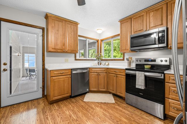 8454 Pleasant View Drive, Mounds View, MN 55112