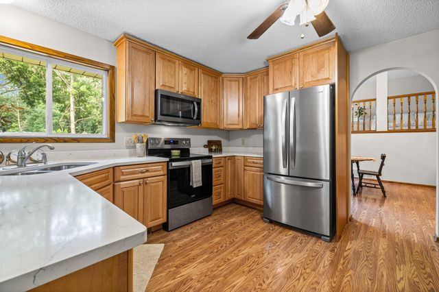 8454 Pleasant View Drive, Mounds View, MN 55112