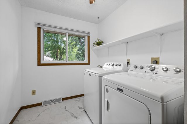 8454 Pleasant View Drive, Mounds View, MN 55112