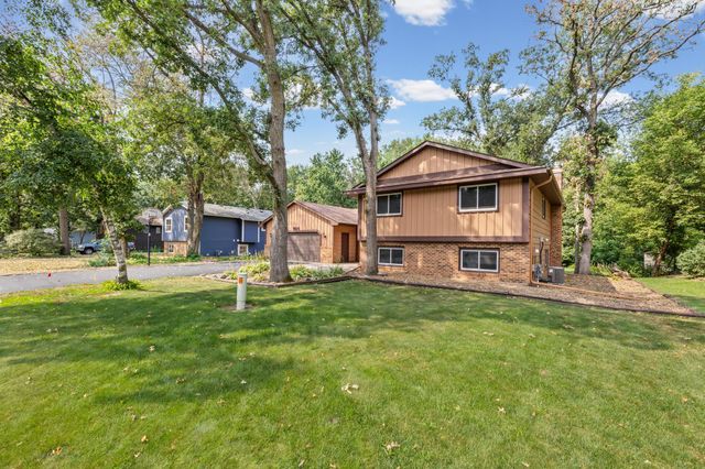 8454 Pleasant View Drive, Mounds View, MN 55112