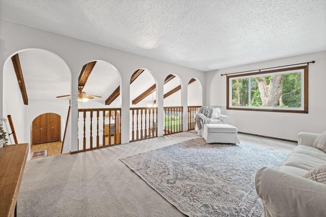8454 Pleasant View Drive, Mounds View, MN 55112