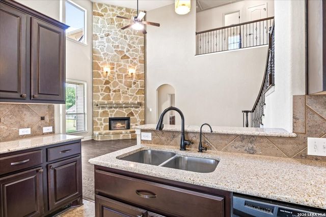 6909 Hallie Heights, Schertz, TX 78154