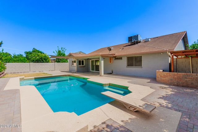 2218 W Palomino Drive, Chandler, AZ 85224