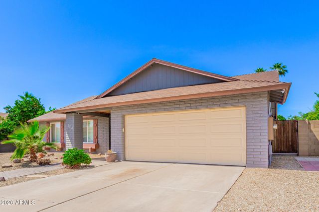 2218 W Palomino Drive, Chandler, AZ 85224