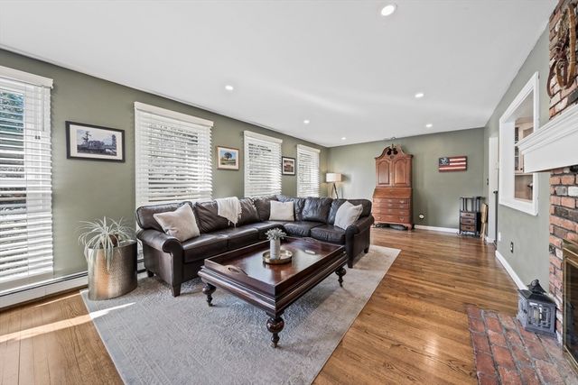 114 Longwater Dr, Hanover, MA 02339