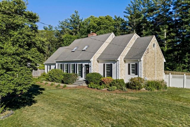 114 Longwater Dr, Hanover, MA 02339