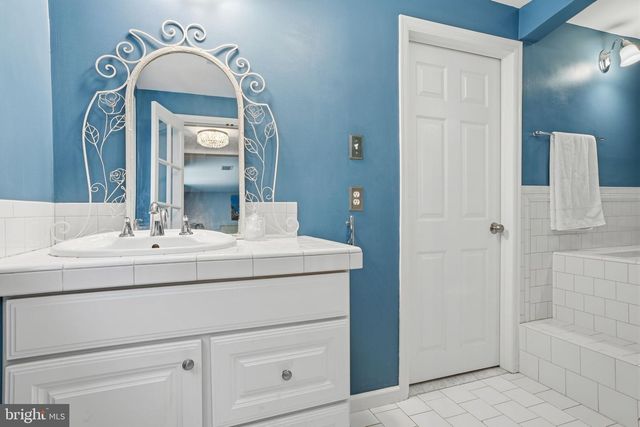 621 RIVER RD, Yardley, PA 19067