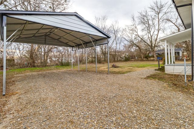 307 S Branch Street, Bells, TX 75414