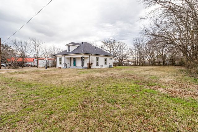 307 S Branch Street, Bells, TX 75414