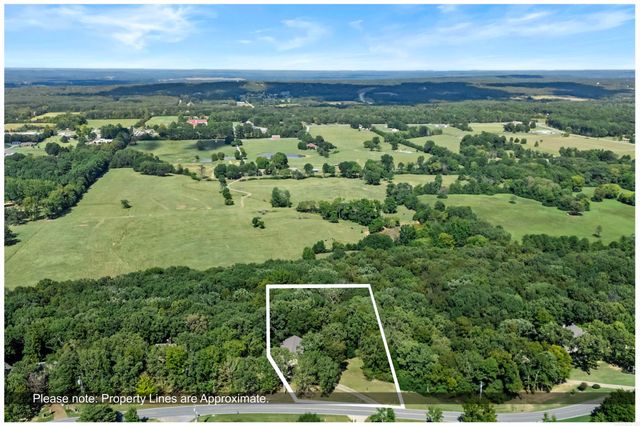 2944 W Country Club Road, Searcy, AR 72143