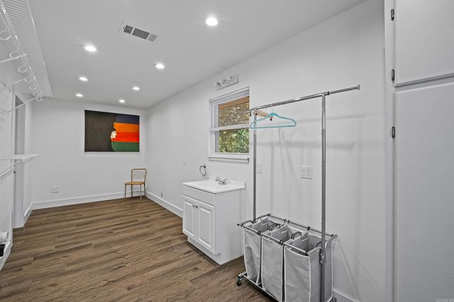 2944 W Country Club Road, Searcy, AR 72143