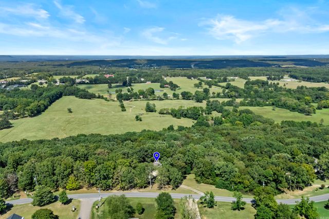 2944 W Country Club Road, Searcy, AR 72143