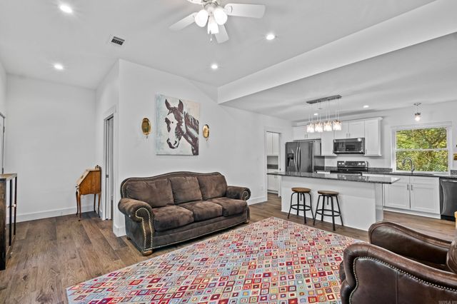 2944 W Country Club Road, Searcy, AR 72143