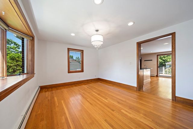76 Shawmut St, Quincy, MA 02169
