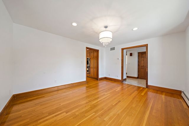 76 Shawmut St, Quincy, MA 02169