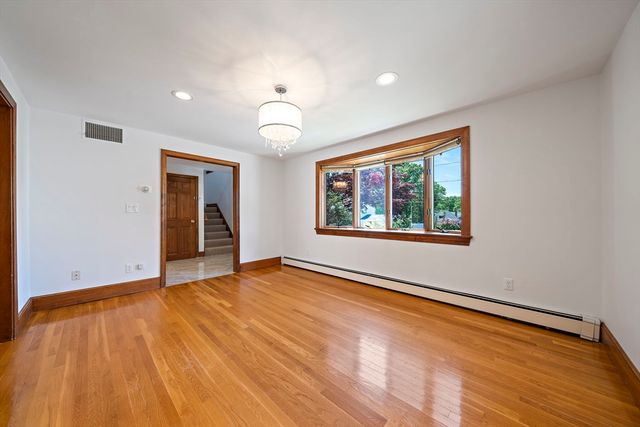 76 Shawmut St, Quincy, MA 02169