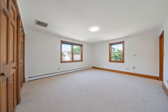 76 Shawmut St, Quincy, MA 02169