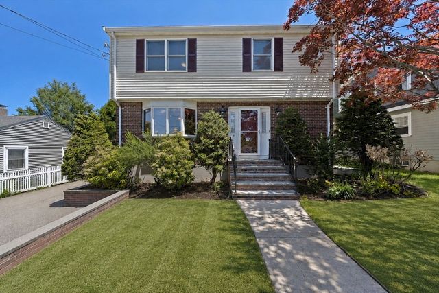 76 Shawmut St, Quincy, MA 02169