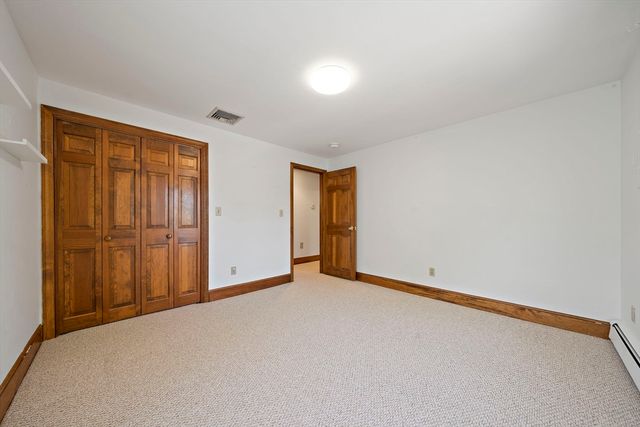 76 Shawmut St, Quincy, MA 02169