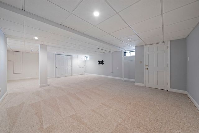 76 Shawmut St, Quincy, MA 02169