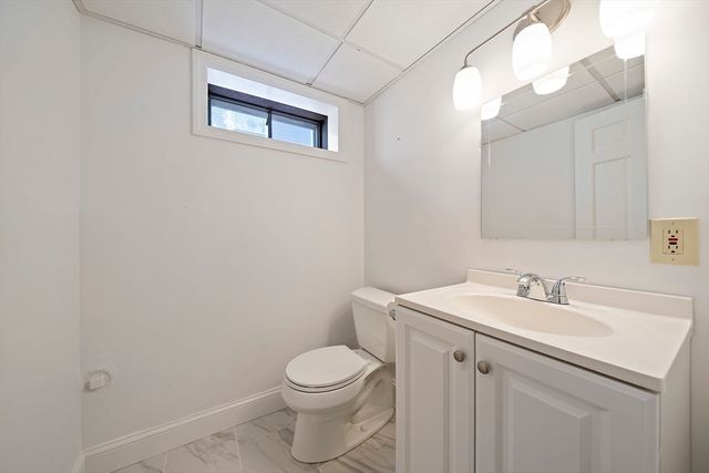 76 Shawmut St, Quincy, MA 02169
