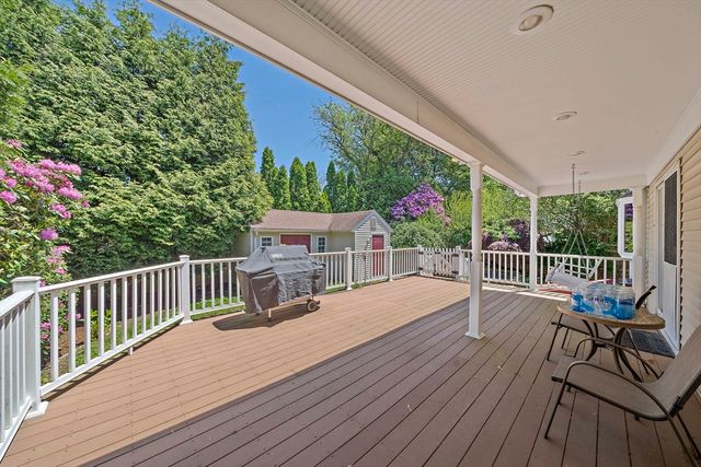 76 Shawmut St, Quincy, MA 02169
