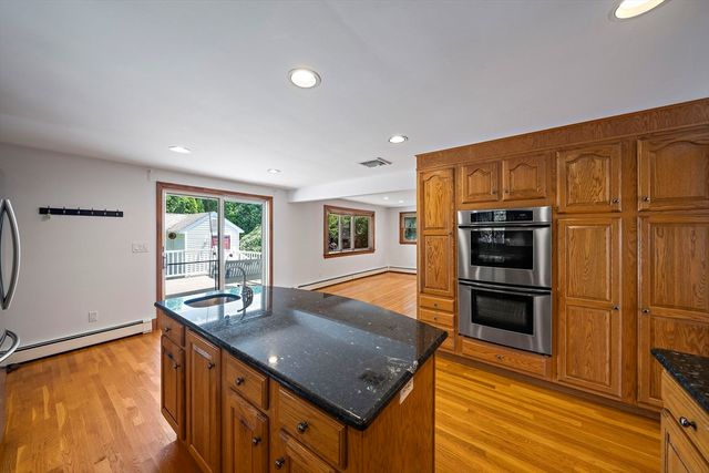 76 Shawmut St, Quincy, MA 02169