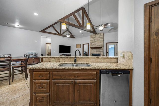 616 NW Brookehaven Pathway, Lawton, OK 73505