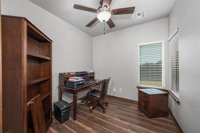 616 NW Brookehaven Pathway, Lawton, OK 73505