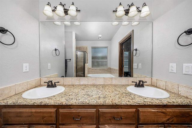 616 NW Brookehaven Pathway, Lawton, OK 73505