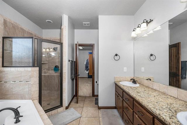 616 NW Brookehaven Pathway, Lawton, OK 73505