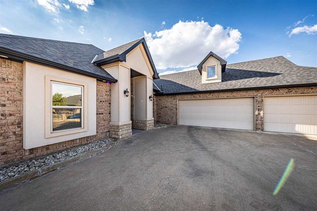 616 NW Brookehaven Pathway, Lawton, OK 73505