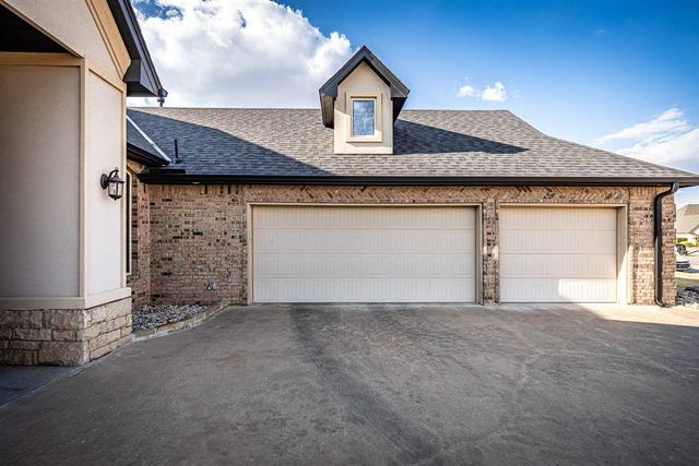 616 NW Brookehaven Pathway, Lawton, OK 73505